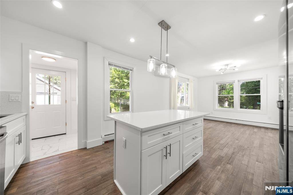 Demarest, NJ 07627,93 Stelfox ST