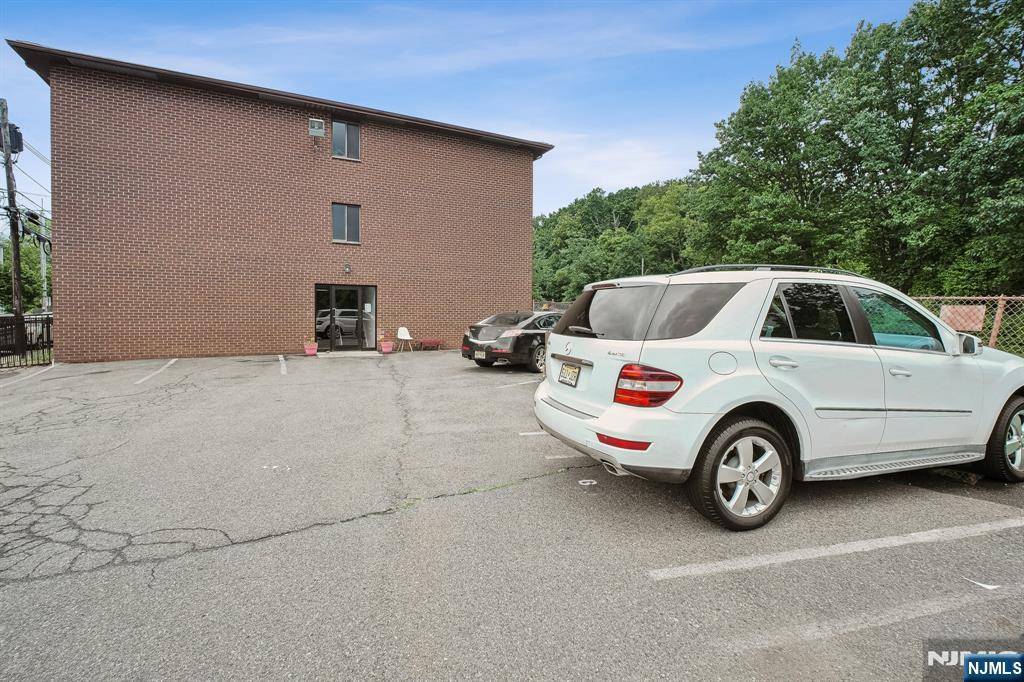 Harrison, NJ 07029,601 Davis AVE #6