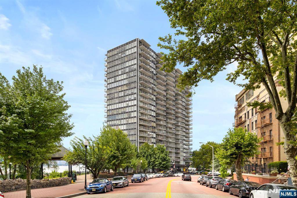 West New York, NJ 07093,6050 Boulevard East #20G