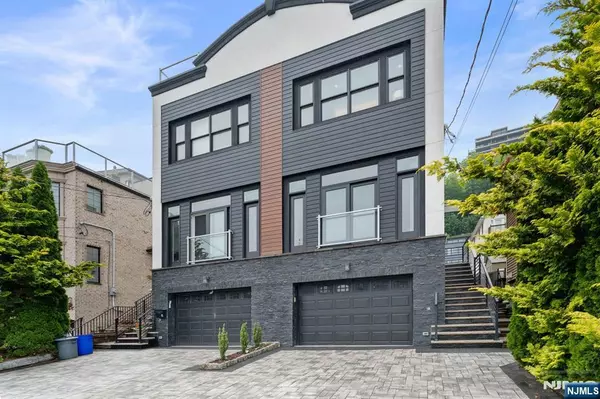 Edgewater, NJ 07020,52 Myrtle AVE #B