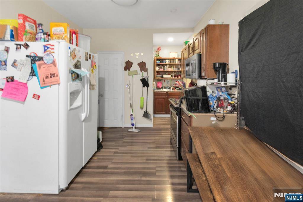 Paterson, NJ 07522,123 Coral ST