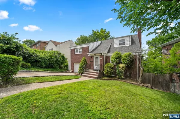 Palisades Park, NJ 07650,344 Northwood WAY