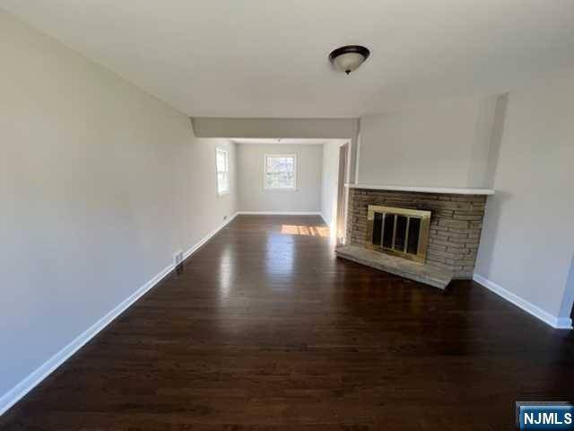 Oakland, NJ 07436,107 Hiawatha BLVD