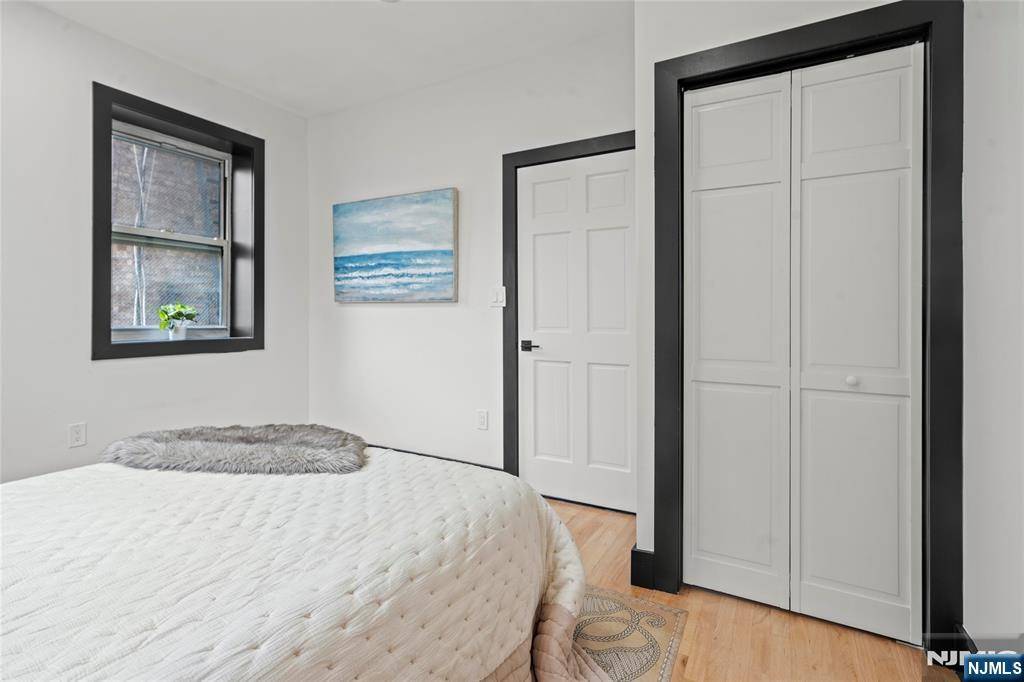 Jersey City, NJ 07307,391 Central AVE #3