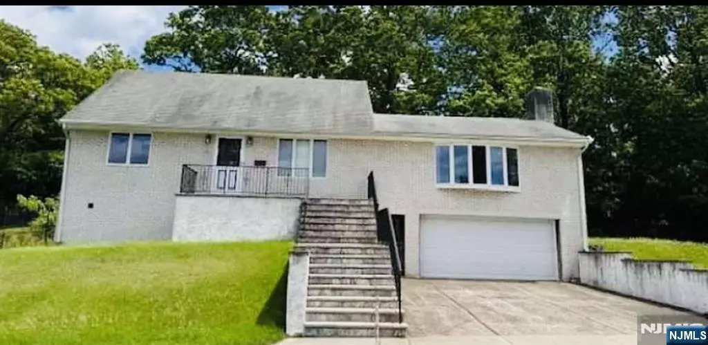 Woodland Park, NJ 07424,21 Kay RD