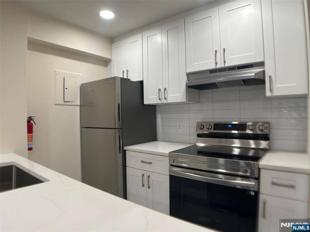 Palisades Park, NJ 07650,333 Grand AVE #1P