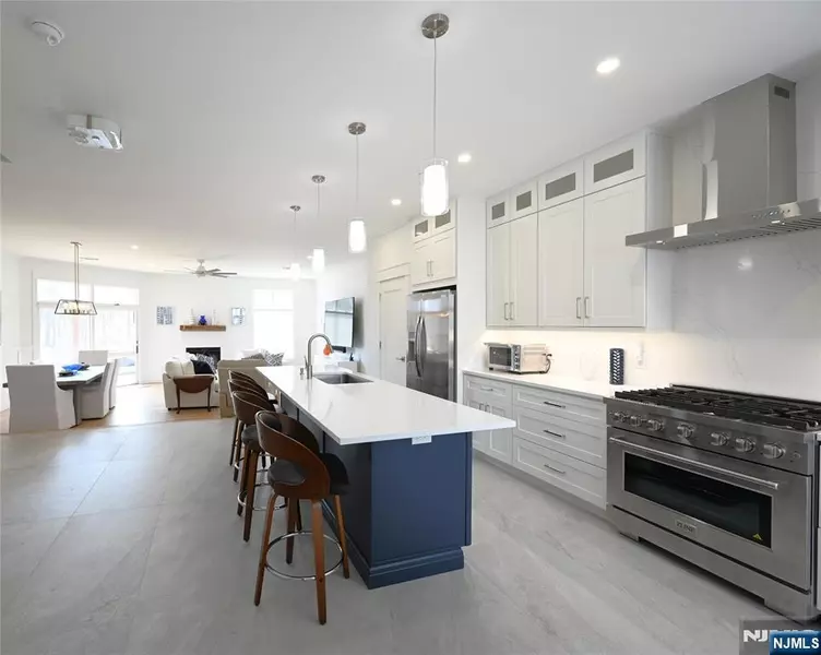 11 St Charles AVE, West Milford, NJ 07421