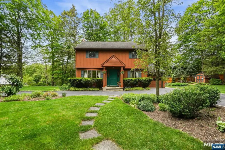 9 Caldwell RD, West Milford, NJ 07421