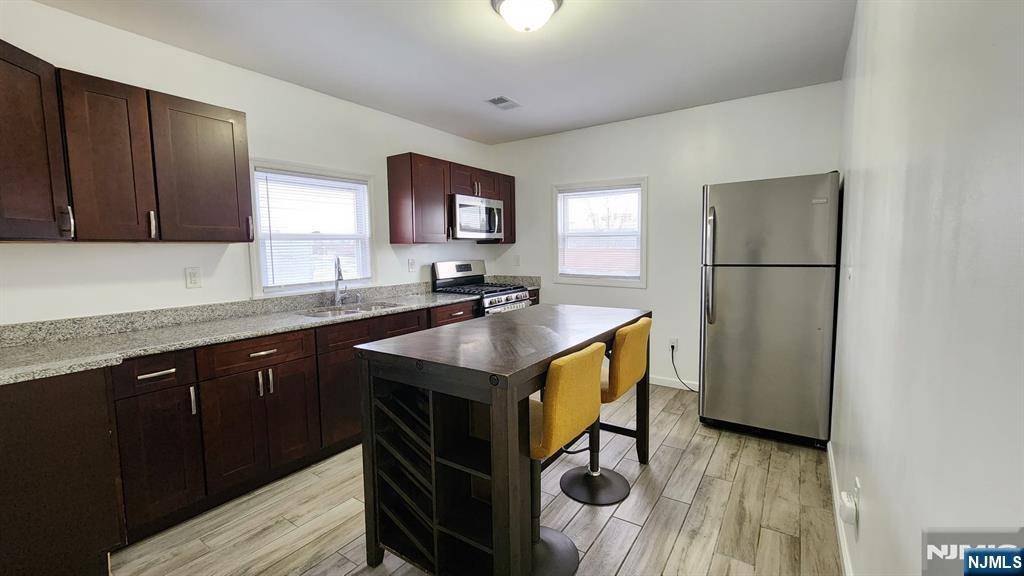 Lodi, NJ 07644,434 Passaic AVE #2