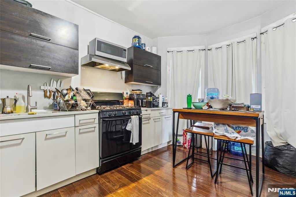 Jersey City, NJ 07304,28 Clarke AVE