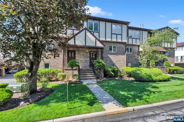 New Milford, NJ 07646,57 Canterbury LN
