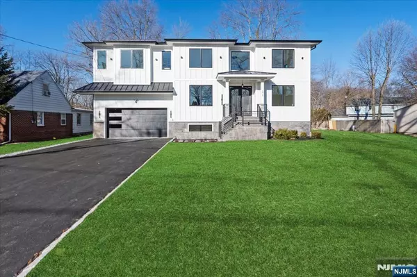 Paramus, NJ 07652,171 Brookfield AVE