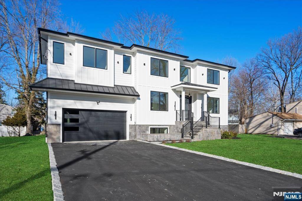 171 Brookfield AVE, Paramus, NJ 07652