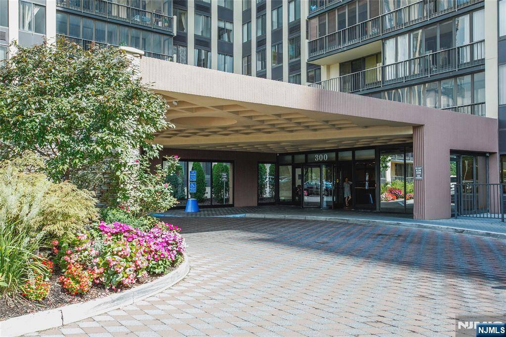 300 Winston #2906, Cliffside Park, NJ 07020
