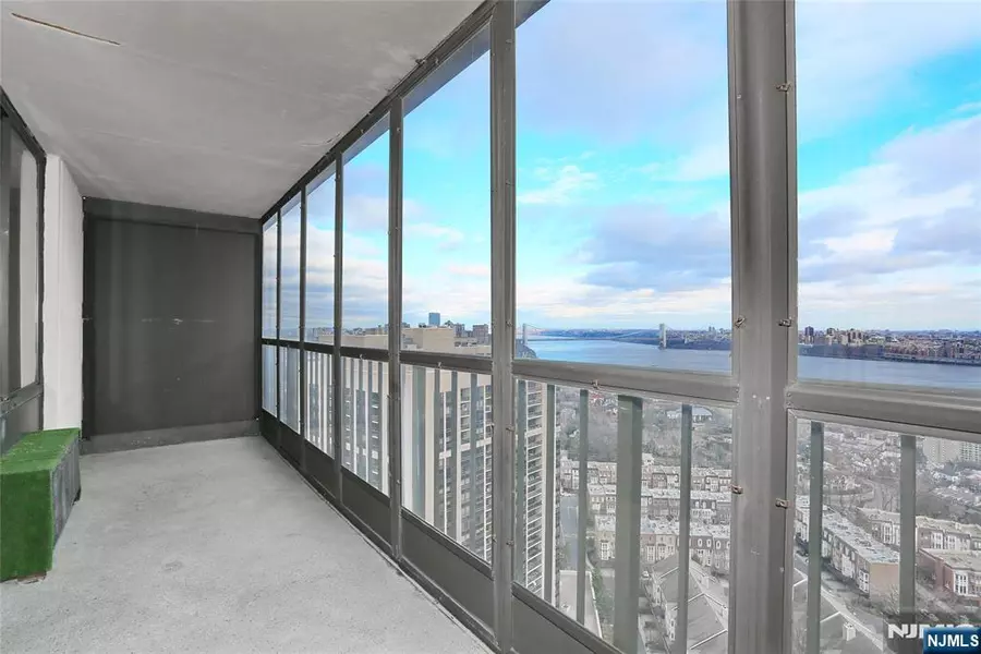 300 Winston #2906, Cliffside Park, NJ 07020