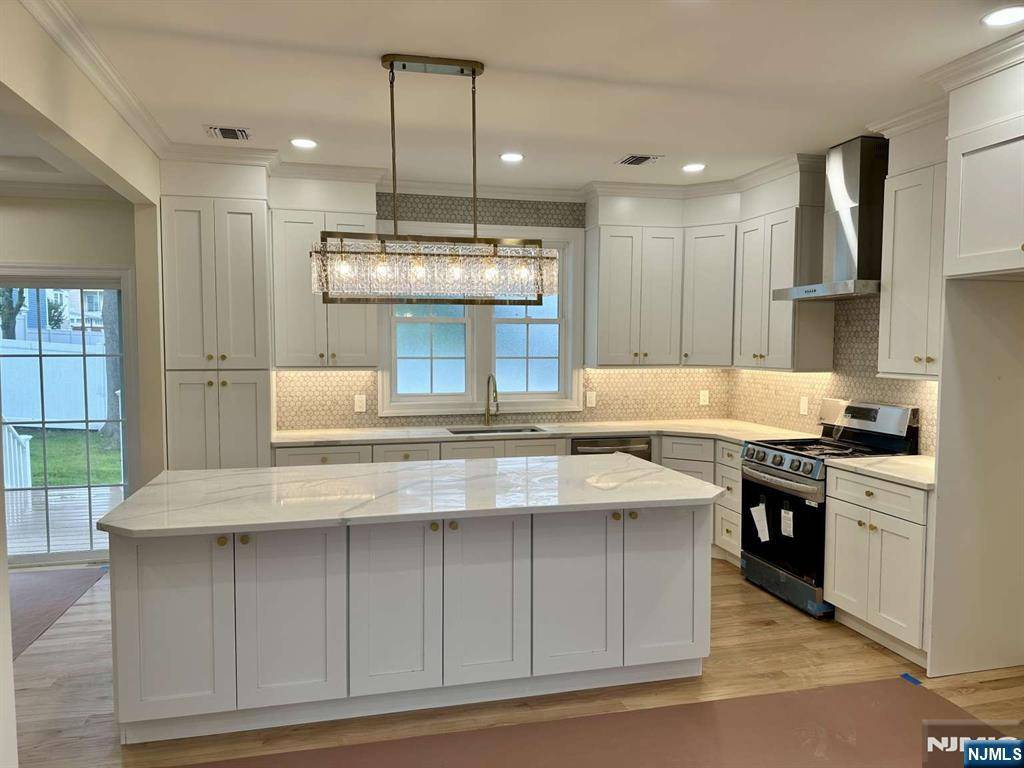 North Arlington, NJ 07031,178 Leonard PL