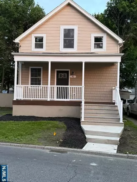 42 Parkway, Wallington, NJ 07057