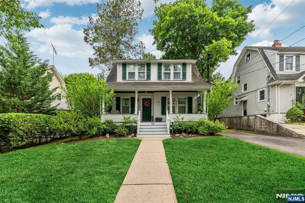 Oradell, NJ 07649,647 Orchard ST