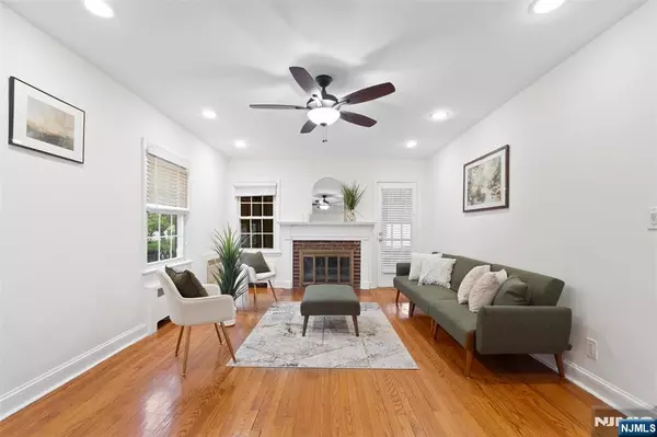 West Orange, NJ 07052,7 Woods End RD