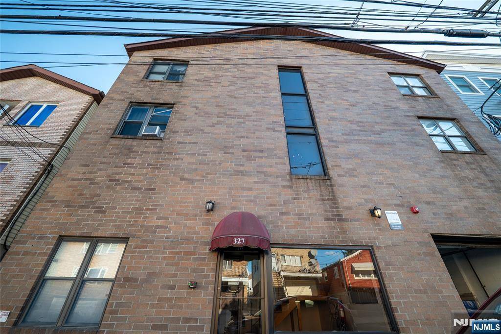 Guttenberg, NJ 07093,327 71st ST #1E