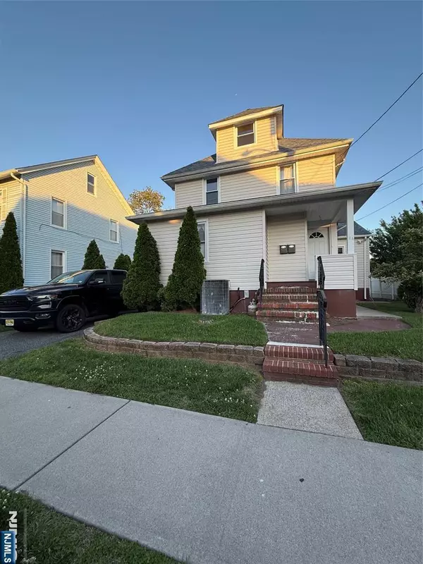 Wallington, NJ 07057,24 Bond ST #2