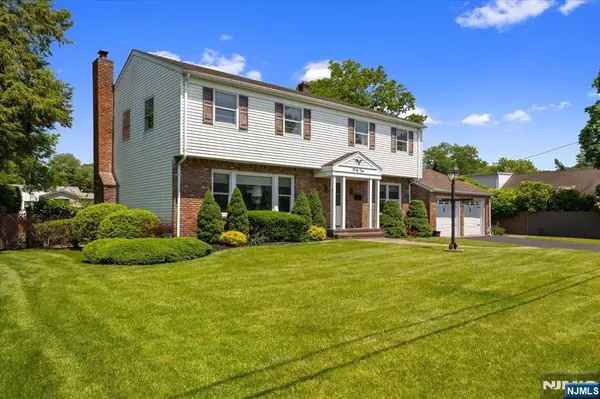 Cresskill, NJ 07626,45 Churchill RD