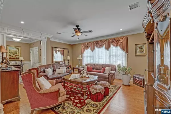 Wallington, NJ 07057,141-143 Maple AVE