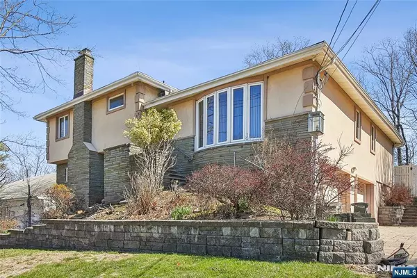 Leonia, NJ 07605,583 Ridgeland TER