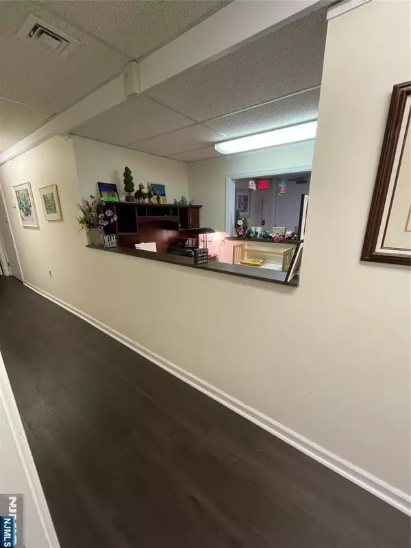 Wyckoff, NJ 07481,365 Franklin AVE