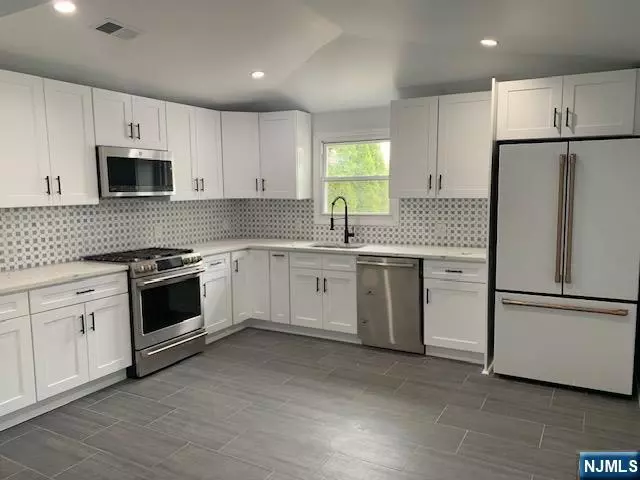 19 Roosevelt AVE, Ridgefield Park, NJ 07603