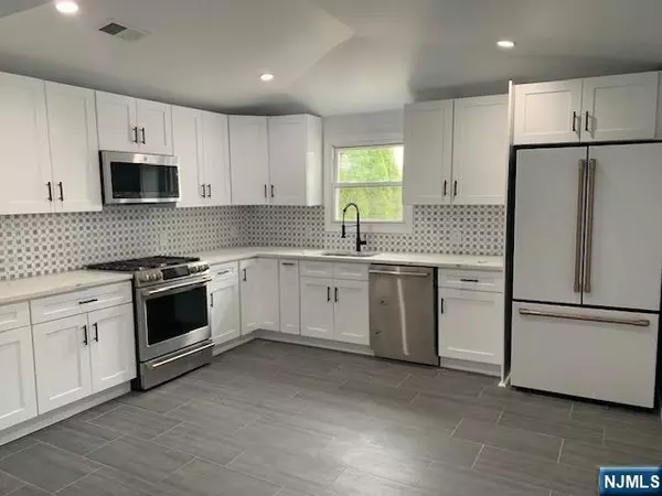 19 Roosevelt AVE, Ridgefield Park, NJ 07603