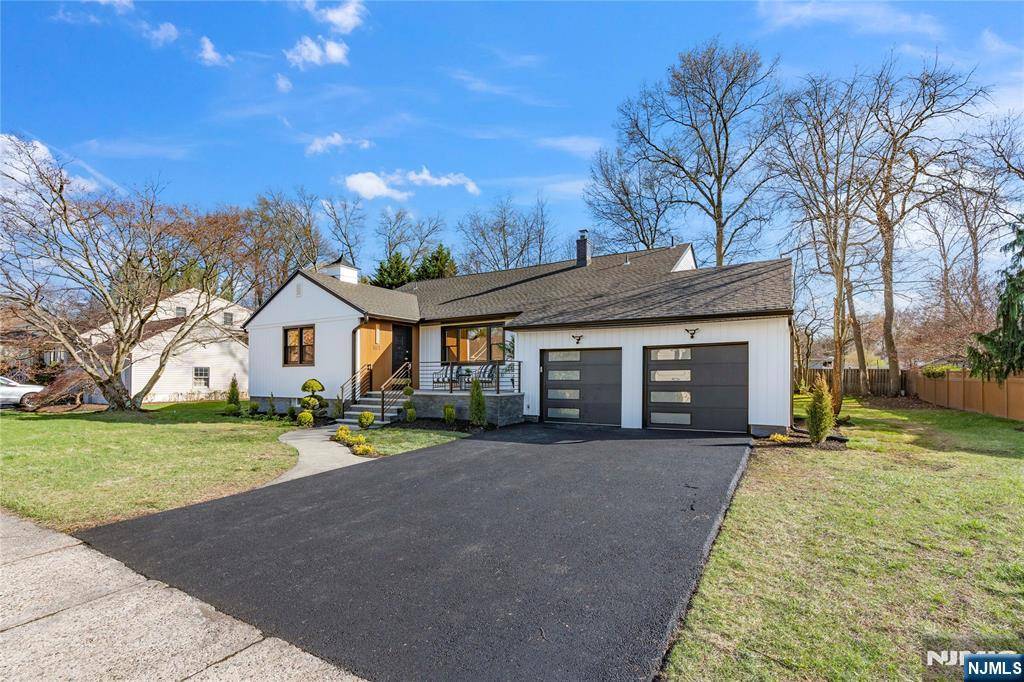 185 Colonial RD, Emerson, NJ 07630