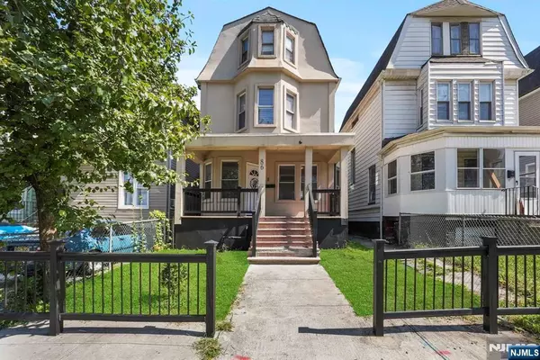 86 N 16th ST, East Orange, NJ 07017