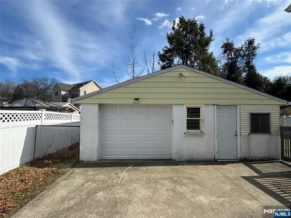 Woodland Park, NJ 07424,18 Filippone WAY