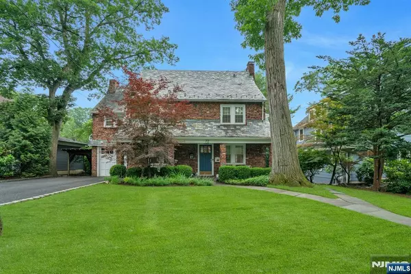 72 Ridge RD, Ridgewood, NJ 07450