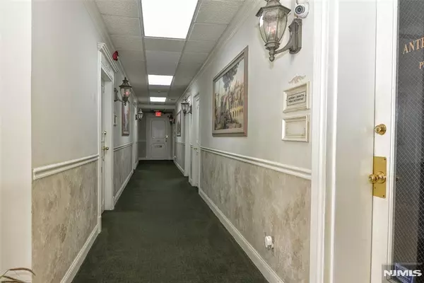 Hackensack, NJ 07601,354 State ST