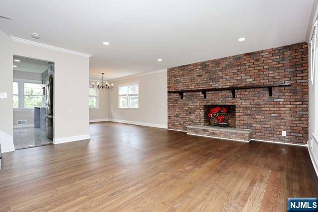 Paramus, NJ 07652,780 Flint PL