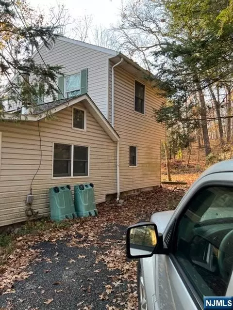 West Milford, NJ 07480,15 Deer PATH
