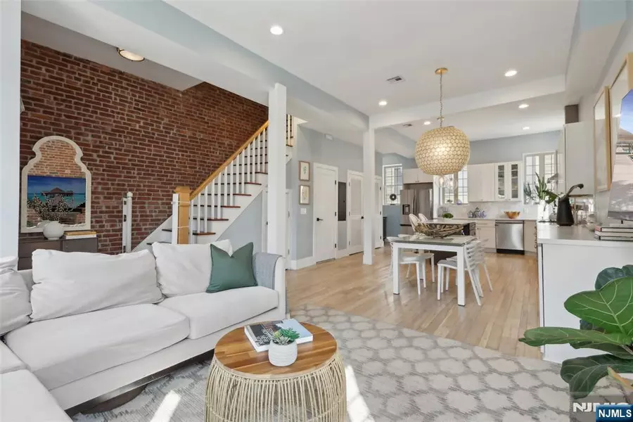 2 Park ST, Jersey City, NJ 07304