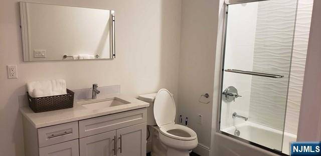 Palisades Park, NJ 07650,113-117 Union ST #302