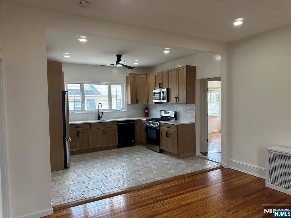 Lodi, NJ 07644,19 1st ST