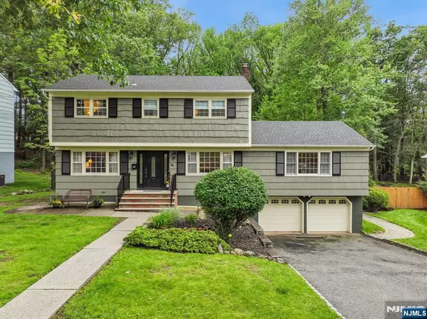 74 Park ST,  West Caldwell,  NJ 07006
