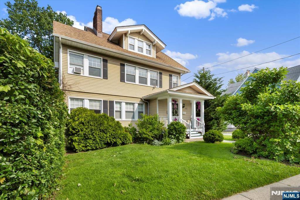 Montclair, NJ 07043,422 Valley RD