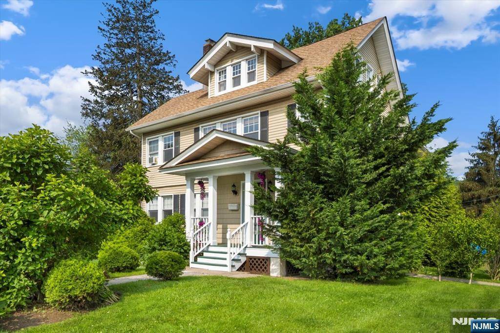 Montclair, NJ 07043,422 Valley RD