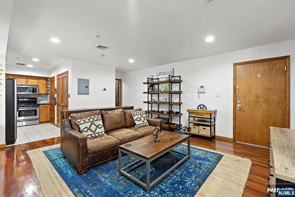 West New York, NJ 07093,112 63rd