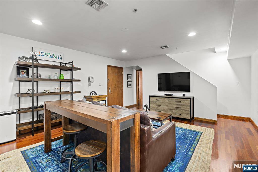 West New York, NJ 07093,112 63rd