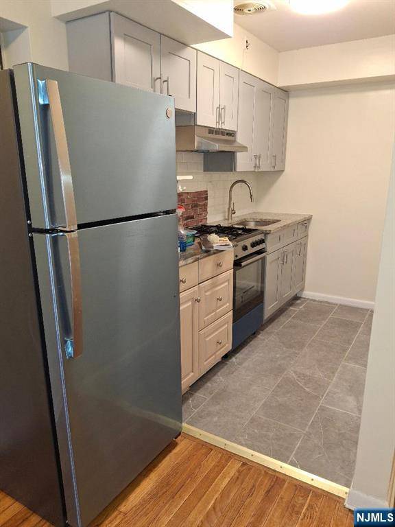 Palisades Park, NJ 07650,479 Broad #A2