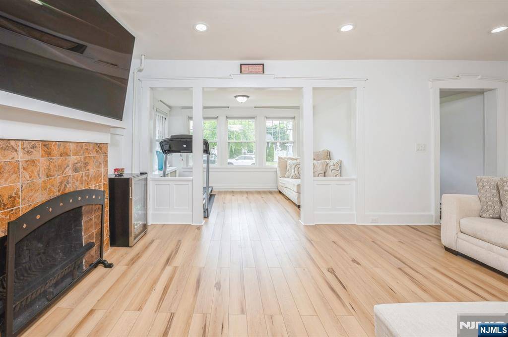 Teaneck, NJ 07666,44 Garden ST
