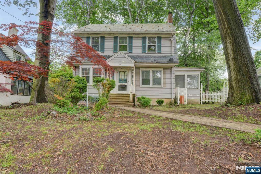28 Forest DR, Bloomfield, NJ 07003