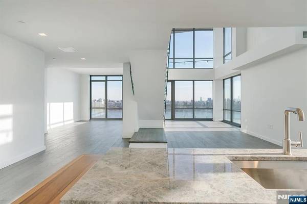 320 Adolphus AVE #316, Cliffside Park, NJ 07010